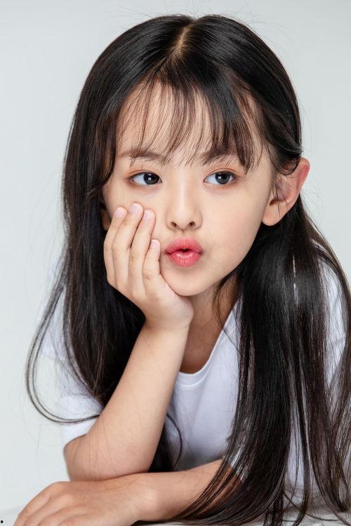 演员娃娃,光影交错中的演员风采